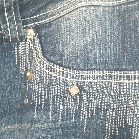 Almost Famous Distressed Blue Jean. Size 9 - Picture 3 of 13